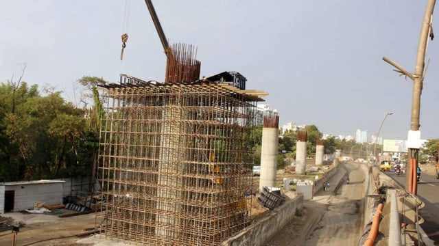 Pune, India - May 30, 2023: Work underway between Katraj and Kondhwa (Nadeem Inamdar story) in Pune, India, on Tuesday, May 30, 2023. (Photo by Ravindra Joshi/HT PHOTO)