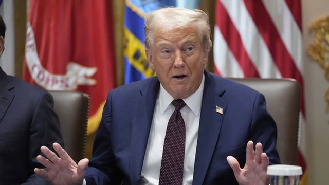 Trump (42)