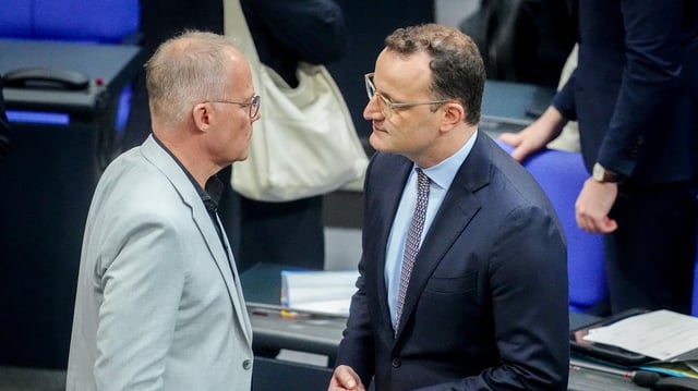 Matthias Miersch und Jens Spahn im Bundestag.