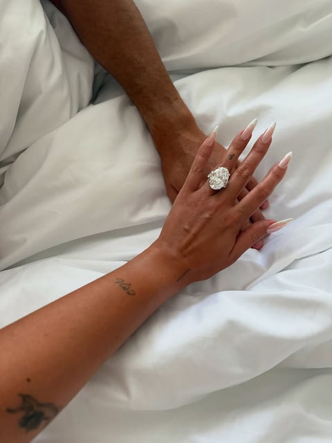 Ronaldo's fiancée posted a shot of her engagement ring on her Instagram account.