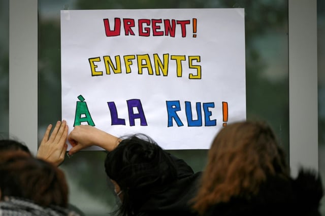 Plus de 2.000 enfants dorment à la rue en France faute de places d'hébergement d'urgence disponibles, un nombre en forte hausse depuis plusieurs années, selon un baromètre publié jeudi par Unicef France et la Fédération des acteurs de la solidarité (FAS)