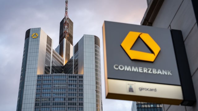 Der Staat lehnt den Verkauf der Commerzbank-Anteile an UniCredit trotz hoher Kurse ab.