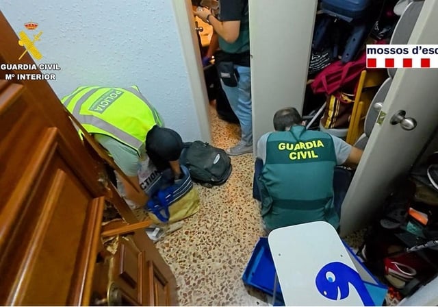 Un momento del registro, en una imagen facilitada por GC y Mossos