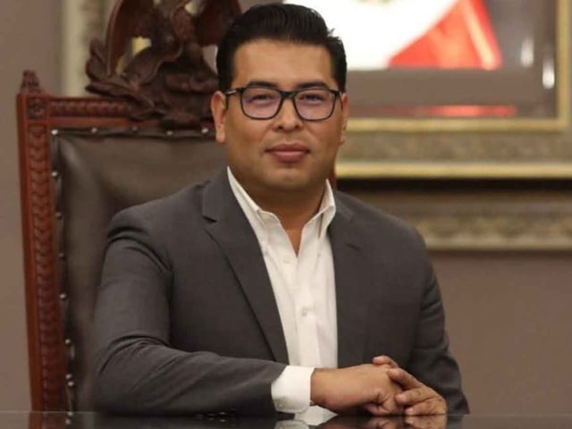 expriista Néstor Camarillo se suma al grupo parlamentario MC