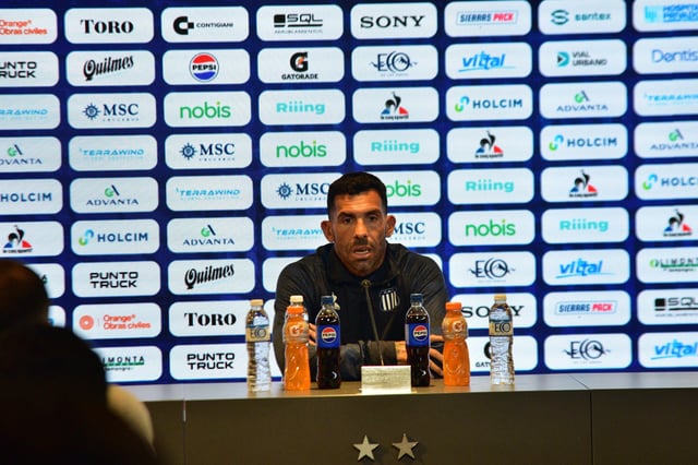 Conferencia de prensa de Carlos Tevez en Talleres. (Pedro Castillo / La Voz)