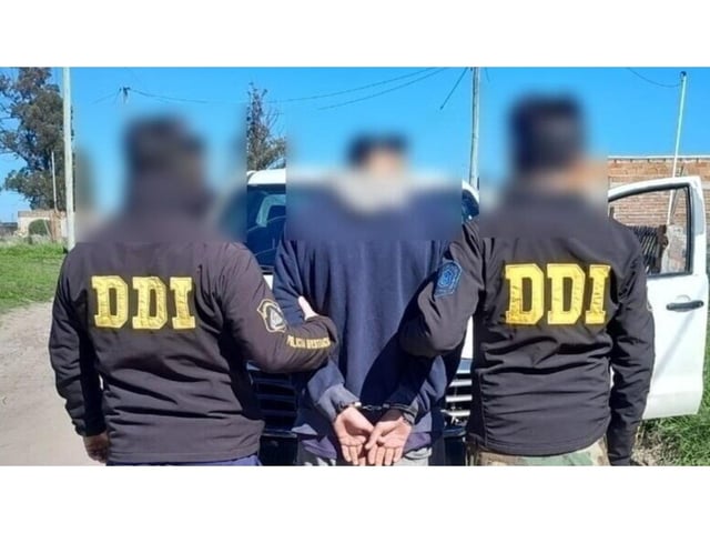 Este es el sujeto que resultó aprehendido por los investigadores policiales.