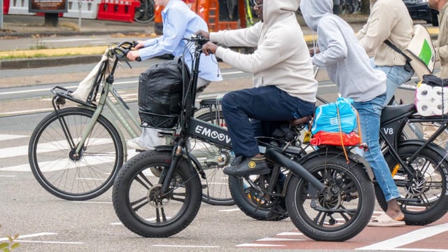 Kabinet wil helmplicht tot 18 jaar op fatbikes en andere elektrische fietsen