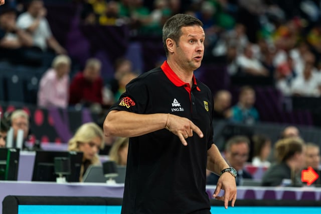 Assistent Alan Ibrahimagic wird Bundestrainer Alex Mumbrú weiterhin vertreten.