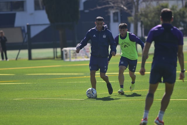 Entrenamiento abierto de Talleres con el presidente Andrés Fassi en el CARD. (Pedro Castillo / La Voz)