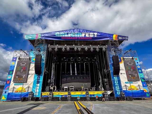 Montaje del escenario del Galicia Fest