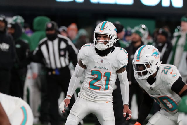 EAST RUTHERFORD, NEW JERSEY - JANUARY 5: Safety Jordan Poyer #21 of the Miami Dolphins follows the action in the game between Dolphins vs the New York Jets at MetLife Stadium on January 5, 2025 in East Rutherford, New Jersey.