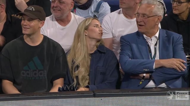 Manuel Neuer und Miroslav Klose besuchen den Handball-Bundesliga-Auftakt in Nürnberg.
