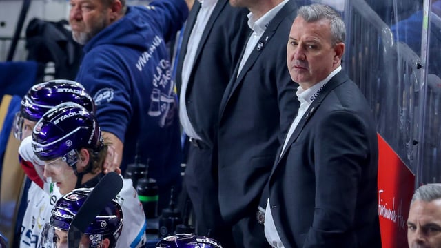 Berlins Trainer Sereg Aubin (r.)