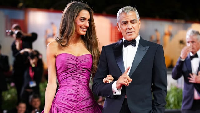 George Clooney besuchte trotz Krankheit die Weltpremiere seines Films in Venedig.