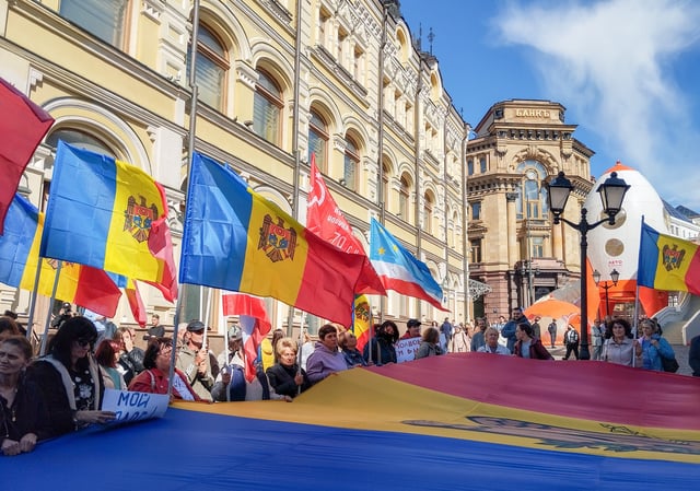 Russia, Moscow, Aug. 27, 2025: People stage a rally outside the Embassy of Moldova, demanding an increase in the number of polling stations in Russia for the Moldovan parliamentary election, scheduled for Sept. 28, 2025. (Credit Image: Tamara Shakhnazaryan/TASS via ZUMA Press)