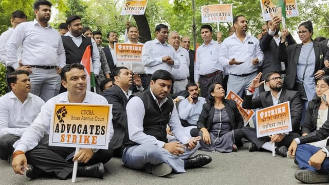 Delhi lawyers on Thursday stage a protest against LG’s order allowing police to virtually depose before courts. (PTI)