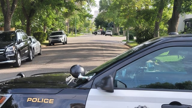 Police are responding to an armed suspect in Calgary's Crescent Heights neighbourhood, and have sent out a shelter-in-place order for the 500 block of Crescent Road N.W.