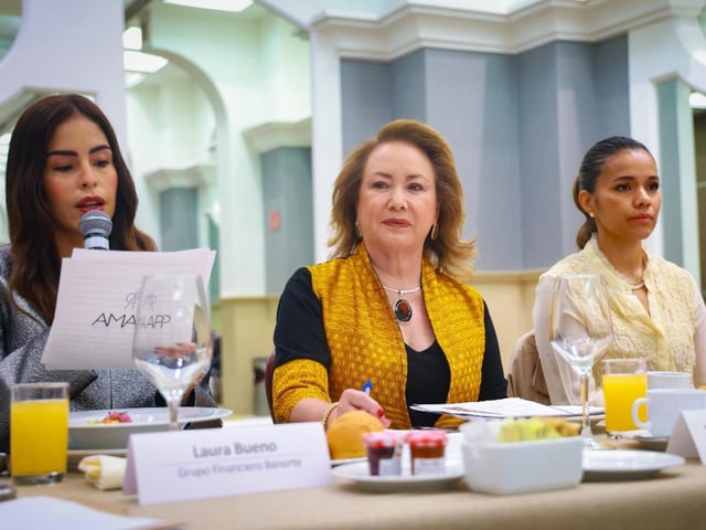 La ministra Yasmín Esquivel, en reunión con integrantes de la Asociación de Mujeres en los Asuntos Públicos de México (AMAAPP).