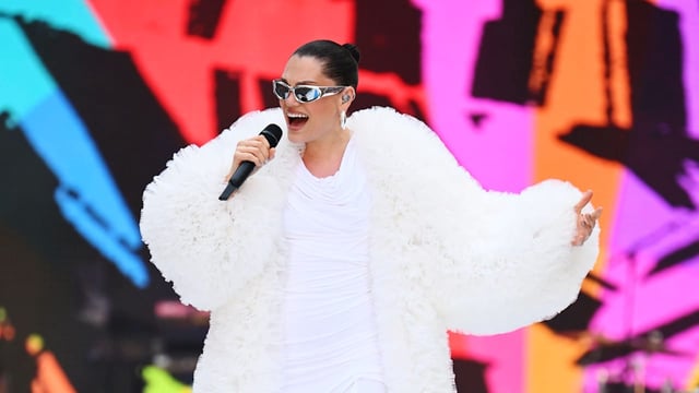 Die britische Sängerin Jessie J (37) hat sich am Donnerstagabend mit einer traurigen Nachricht bei ihren Fans gemeldet. Sie muss die...