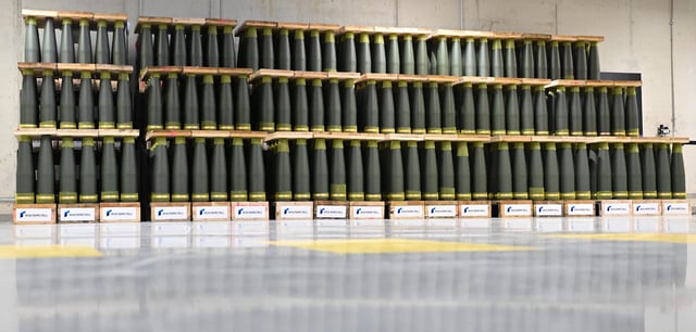 Artilleriemunition in einer Produktionsanlage des Rüstungsherstellers Rheinmetall