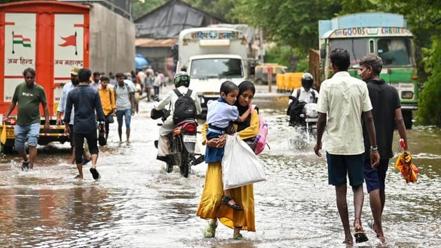 Mumbai, India. August 20, 2025: Following yesterday's heavy rain in Mumbai City, on the second day, the water level in the Mumbai Port Trust (MPT) area near Reay Road did not decrease. Mumbai, India. August 20, 2025. (Photo by Raju Shinde/HT Photo) (Raju Shinde)