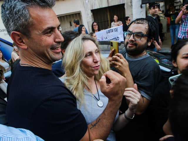 - FTP CLARIN Cierre Almiron escrache Karina MIlei_19.jpg Z Invitado