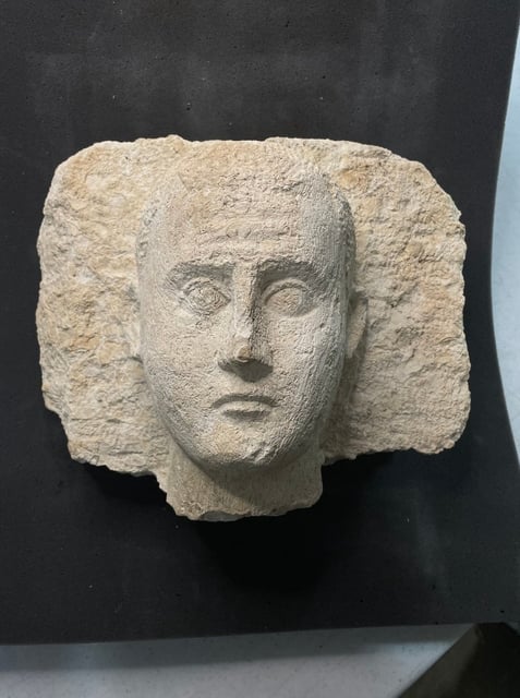 An ancient Roman limestone head that Ashraf Omar Eldarir pleaded guilty to smuggling in through JFK Airport on Nov. 6, 2019. The object sold $1,200 at auction.