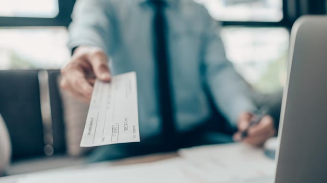 Les salaires des ouvriers, employés, techniciens et agents de maîtrise progressent notamment de 2,5% cette année, contre 3,5% en 2024.