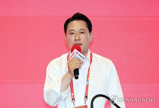 Rep. Jang Dong-hyeok, leader of the main opposition People Power Party, speaks during a parliamentary retreat at the Incheon International Airport Corporation's Aviation Training Center in Incheon, west of Seoul, on Aug. 29, 2025. (Yonhap)