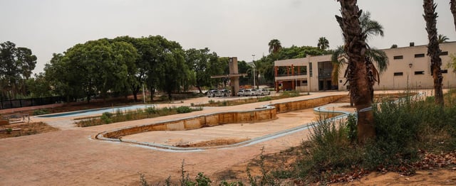 Piscina municipal de Paiporta 10 meses después de la dana en una imagen tomada hace unos días.