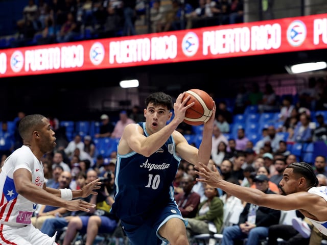 Gonzalo Corbalán, en acción. Aportó 14 puntos. Foto: Reuters