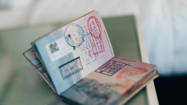Trump administration proposes rule to shorten visas for students, exchange visitors, and media, tightening oversight of legal immigration.