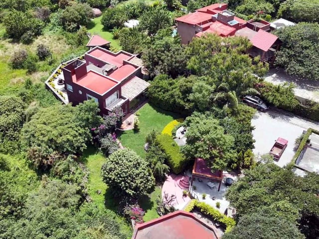 Vista aérea de la casa de Fernández Noroña en Tepoztlán, Morelos.
