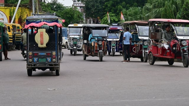  A purported video of the incident shows the rickshaw colliding with the bike.