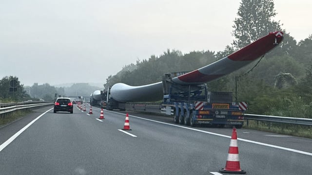 Immerhin haben die Stau-Geplagten hier was zu gucken ...