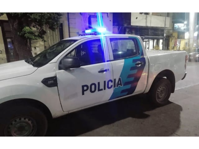 Un hombre amenazó a un vecino con un arma y luego fue detenido tras encontrar un arsenal en su domicilio (Imagen ilustrativa).
