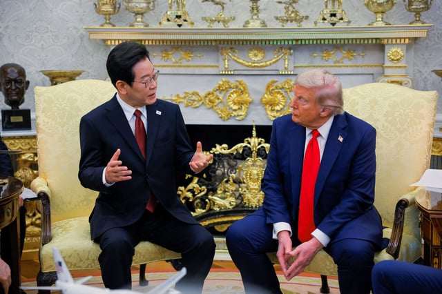U.S. President Donald Trump meets with South Korean President Lee Jae Myung at the Oval Office, at the White House, in Washington, D.C., U.S., August 25, 2025. REUTERS/Brian Snyder/File Photo