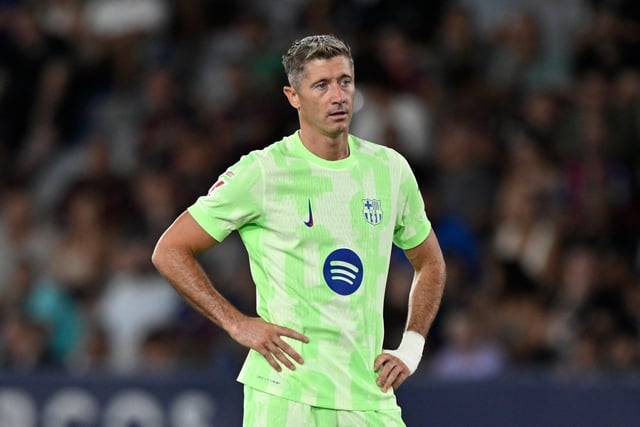 Soccer Football - LaLiga - Levante v FC Barcelona - Esatdio Ciudad de Valencia, Valencia, Spain - August 23, 2025 FC Barcelona's Robert Lewandowski reacts REUTERS/Pablo Morano/File Photo