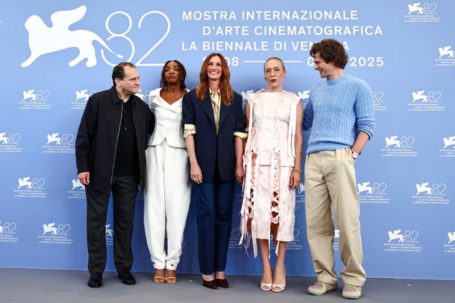 Cast members Julia Roberts, Ayo Edebiri, Andrew Garfield, Michael Stuhlbarg and Chloe Sevigny pose during a photocall for the movie "After the Hunt" out of competition, at the 82nd Venice International Film Festival, Venice, Italy, August 29, 2025. REUTERS/Yara Nardi