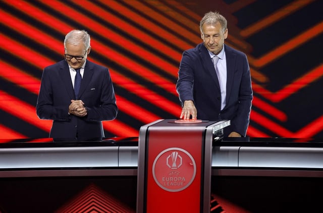 Juergen Klinsmann y Giorgio Marchetti, durante el sorteo de la Europa League