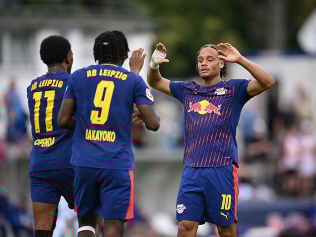 Xavi Simons (r.) könnte RB Leipzig für 60 Millionen Euro verlassen.