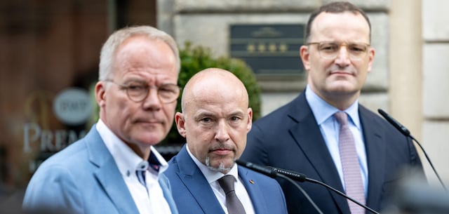 Die Bundespolitiker Matthias Miersch, Alexander Hoffmann und Jens Spahn (v.l.n.r.)