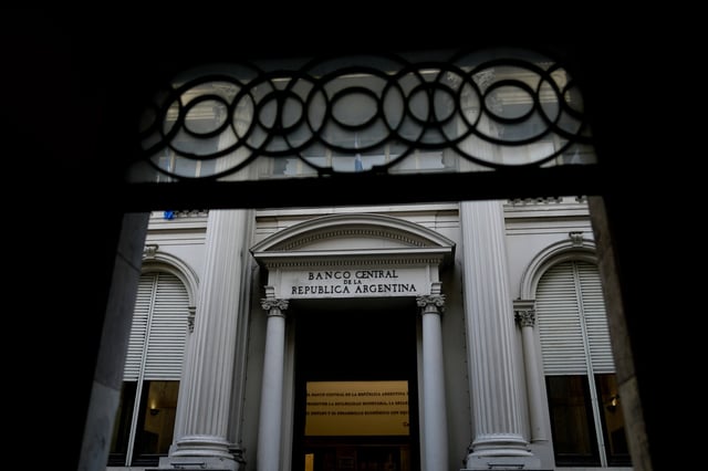 El Banco Central busca contener la volatilidad del mercado de dólar futuro
