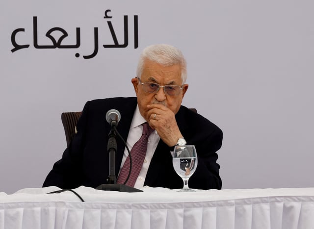 Palestinian President Mahmoud Abbas looks on as he visits the Istishari Cancer Center in Ramallah, in the Israeli-occupied West Bank, May 14, 2025. REUTERS/Mohammed Torokman/File Photo