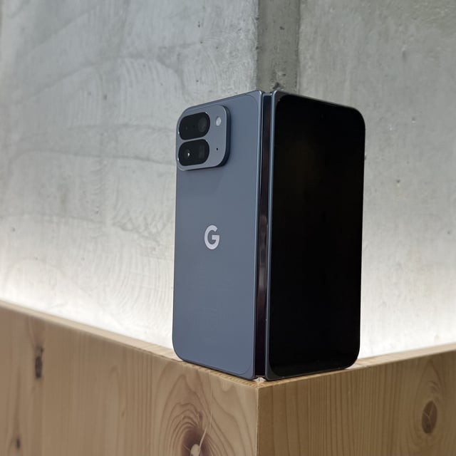 Pixel 10 Pro Fold in all its glory (Moonstone)