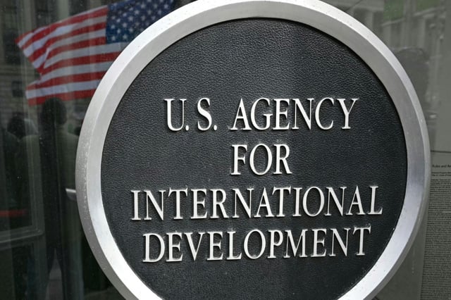 La grande majorité des coupes -- 3,2 milliards de dollars -- concerneraient les fonds alloués à l'agence américaine pour le développement international (USAID), selon des documents judiciaires consultés par l'AFP