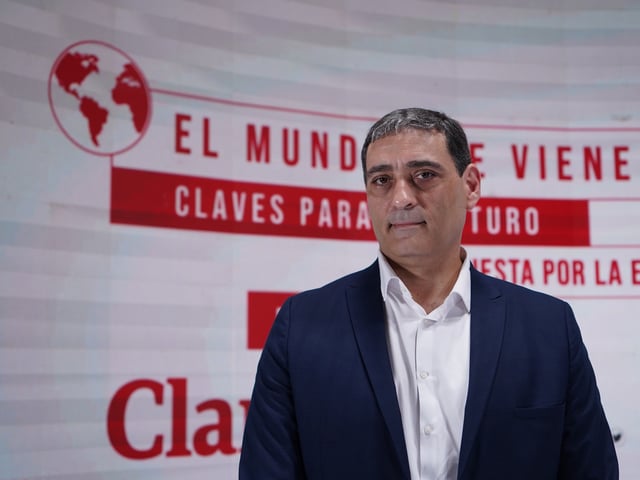 Ciclo de charlas Clarin el mundo que Viene.
Pablo Iuliano Vicepresidente Upstream No Convencional YPF

03/12/2021
FTP
Foto: Rafael Mario Quinteros - FTP DSC02476.JPG Z