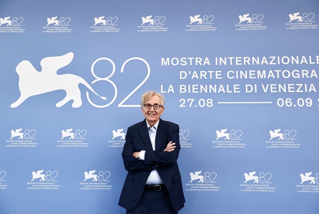 Journalist and political writer Seymour Hersh poses during a photocall for the movie "Cover Up" out of competition, at the 82nd Venice International Film Festival, Venice, Italy, August 29, 2025. REUTERS/Yara Nardi