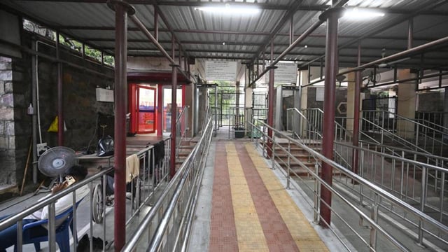 The closed zoo on Friday. (Sanjeev Verma/HT photo)