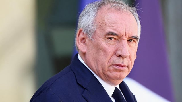 Dette: François Bayrou dénonce «l'esclavage des jeunes»